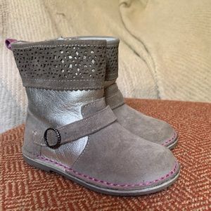 Stride Rite Girls Medallion Gray Boots Size 7M